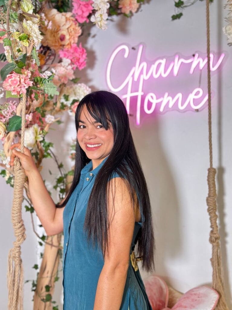 charm home miami | hermosa cliente disfrutando de la casa de recuperación en Miami