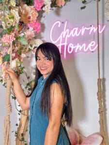Cliente disfrutando de nuestros servicios | charmhomemiami com | Charm Home Miami Casa de recuperacion en miami florida. | Facilidad con licencia ahca